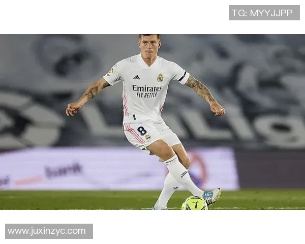 克罗斯在足球场上的传奇之路与他背后的不懈努力与坚持 克罗斯在足球场上的传奇之路与他背后的不懈努力与坚持