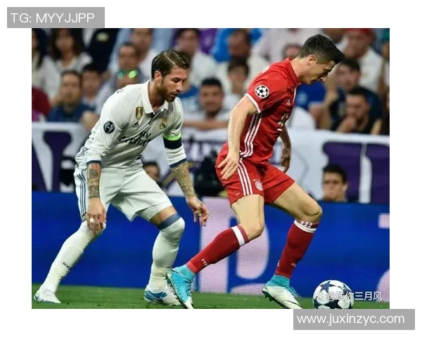 莱万在欧冠赛场火力全开10场比赛打入12球稳居射手榜首位